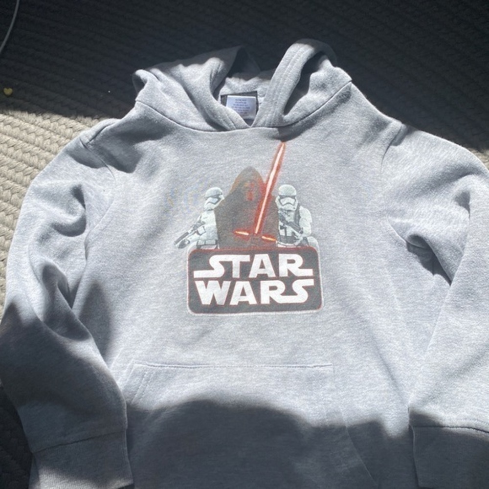 Gently used vintage Star Wars kids hoodie fit us 4T says 7.
